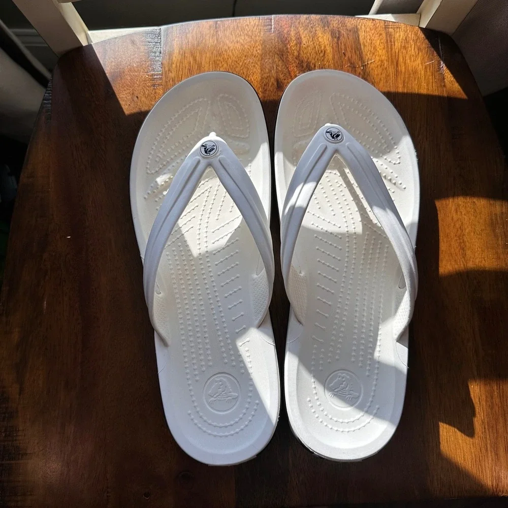 Crocs Crocband Flip Flops Unisex White Lightweight Comfort Sandals M10 W12